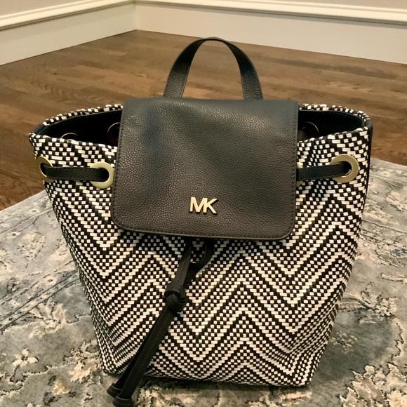Michael Kors Junie Chevron Backpack Navy/White